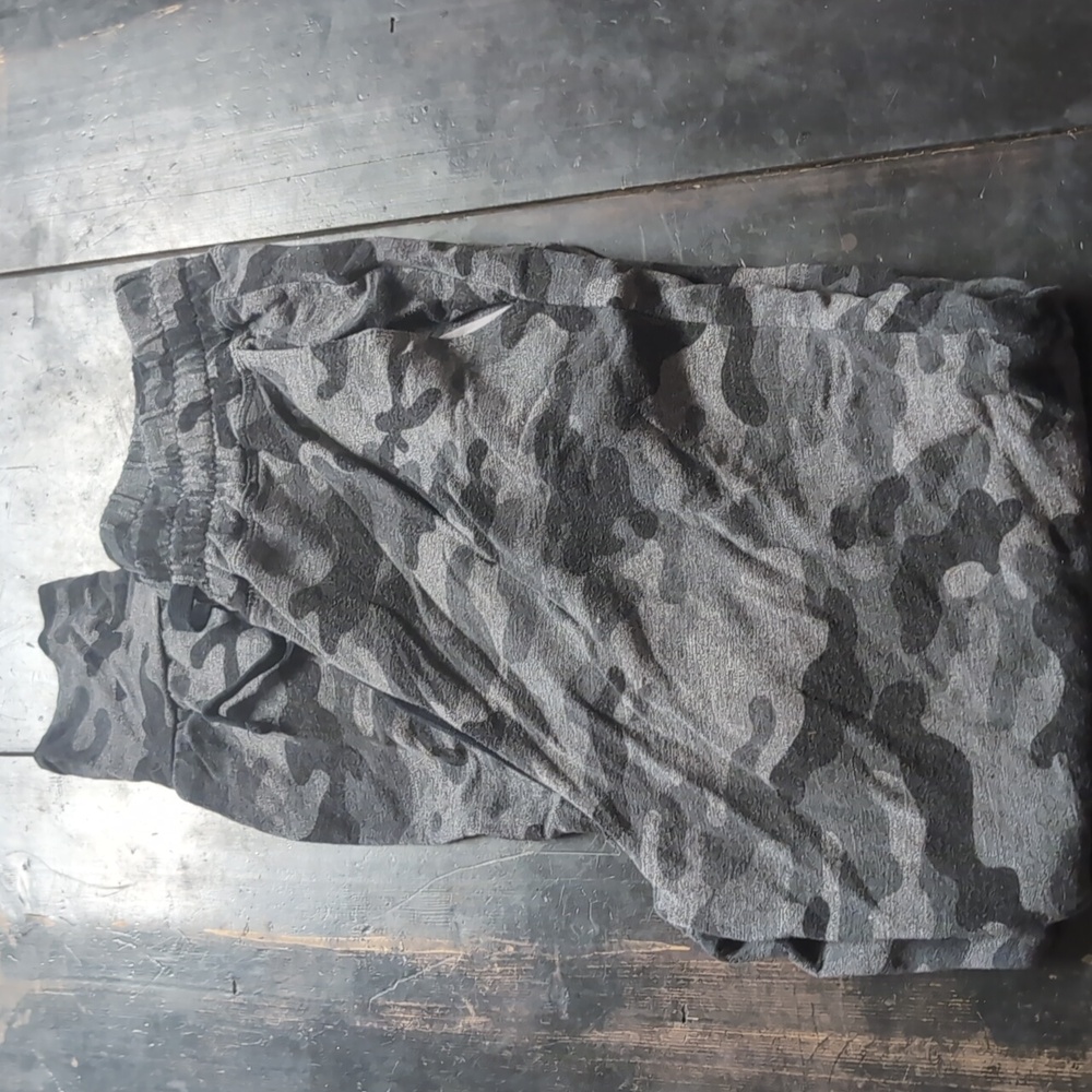 Sundry Black Camouflage Jogger Pants Size 1